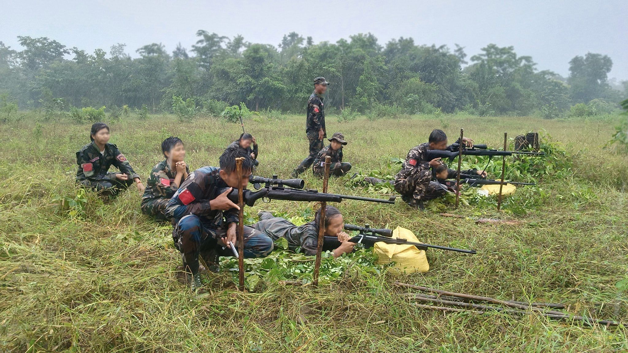 Sniper ပစ်လေ့ကျင့်နေကြတဲ့ ဂန့်ဂေါခရိုင်က ရဲဘော်တချို့