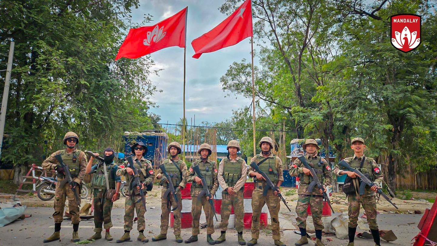 စဉ့်ကူးမြို့နယ်က စစ်ကောင်စီတပ်စခန်း (၂) ခုကို ပြည်သူ့ကာကွယ်ရေးတပ်မတော် (မန္တလေး) က ထပ်ပြီးသိမ်းပိုက်ရရှိ