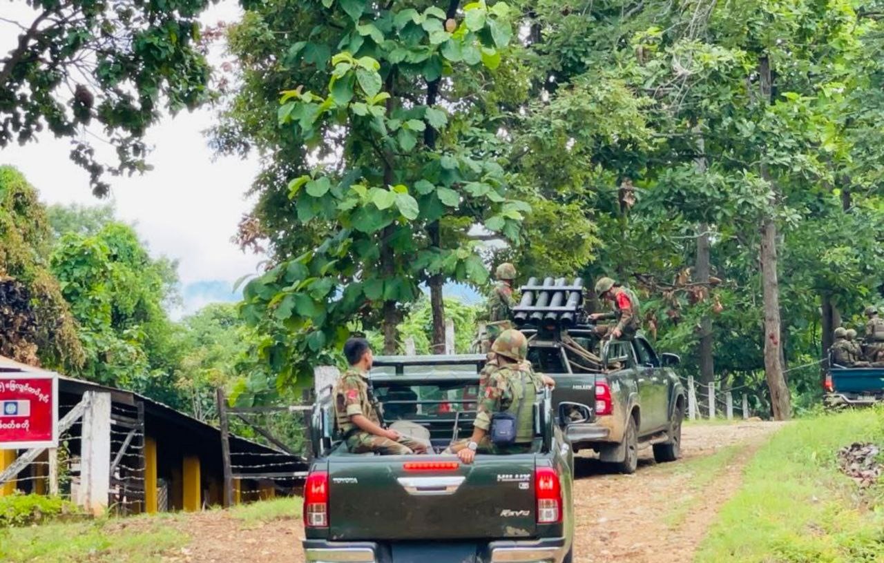 အခုလအတွင်း ရှေ့တန်းစစ်မြေပြင်မှာ တိုက်ပွဲဝင်နေကြတဲ့ TNLA တပ်ဖွဲ့ဝင်တွေ